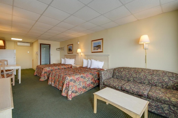 Surf Inn Suites image 1