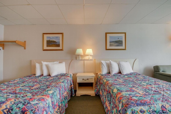 Surf Inn Suites image 12